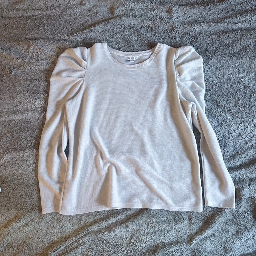 (NWOT) NINE WEST Size XL White Long Sleeved Shirt